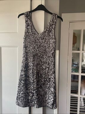 NWT Sz S Gunmetal grey Sequin V-Neck Party Dress